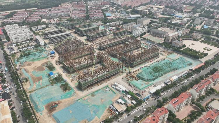 东营市东营区：高温天气持续 多措并举为建筑工人撑起“遮阳伞”