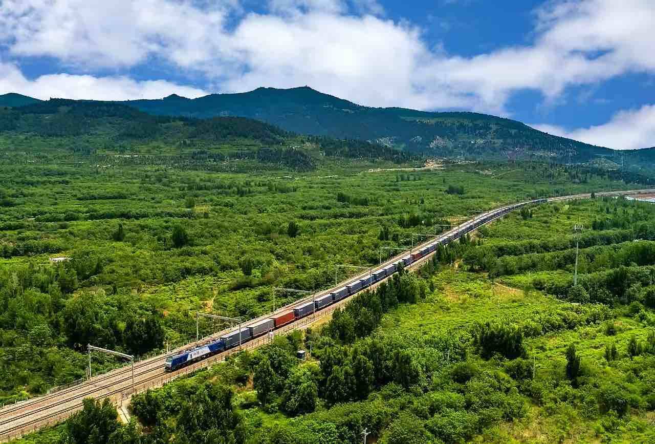 山東跨省貨運班列線路達(dá)到76條 山東省中歐（亞）班列線路達(dá)8條