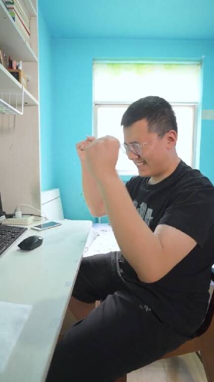 班里最高分634分！查分后学生第一时间给老师报喜  老师：希望孩子们有更好发展