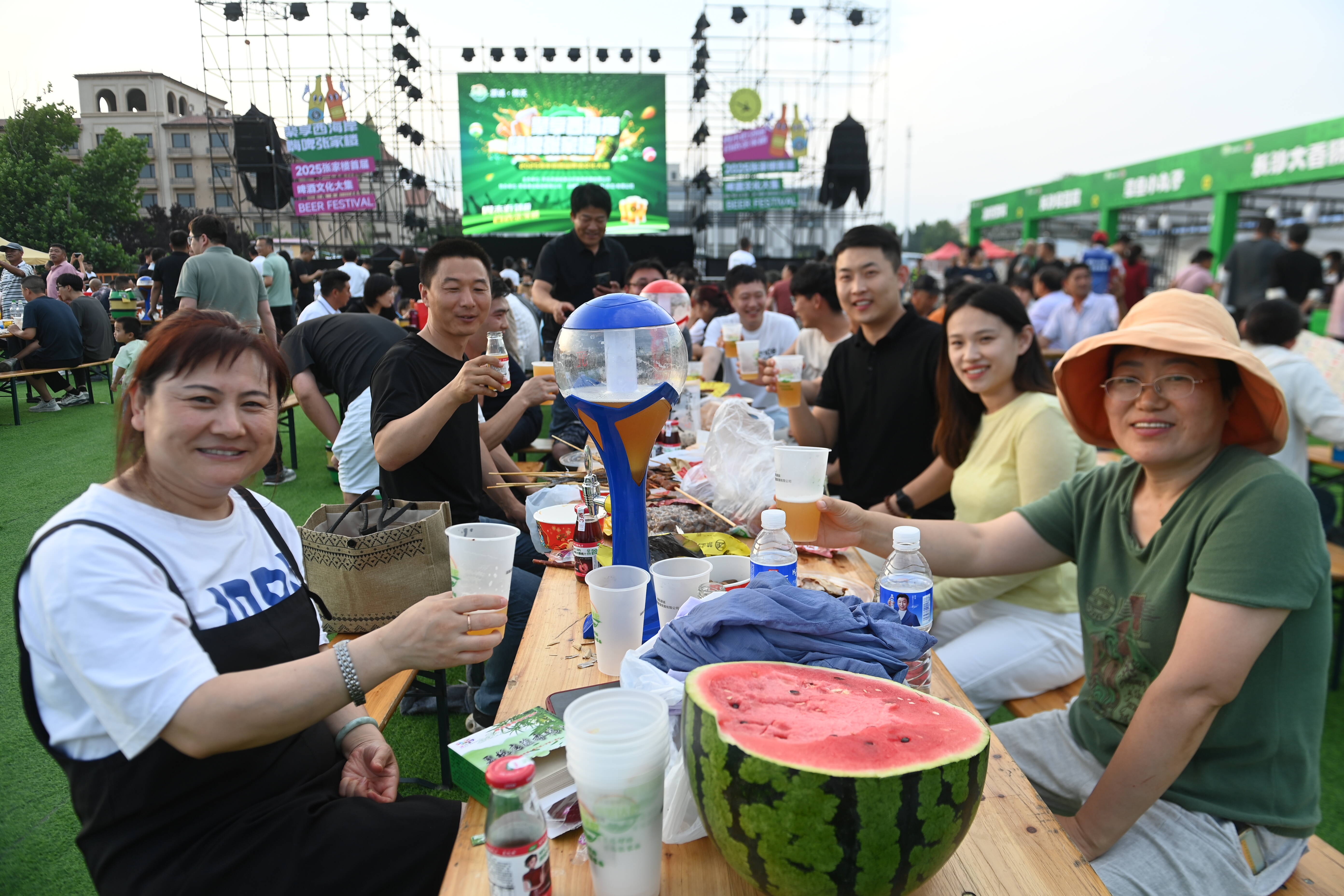 嗨玩畅喝！青岛西海岸新区张家楼街道首届啤酒文化大集启幕