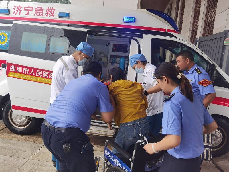 旅客列车上突发不适 曲阜东站暖心救助护平安
