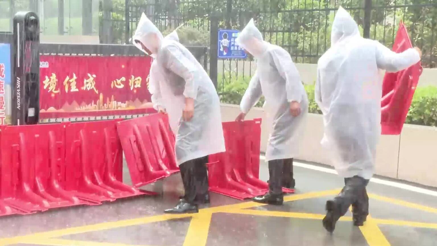 枣庄台儿庄党员先锋队助力“消防防汛”实战练兵
