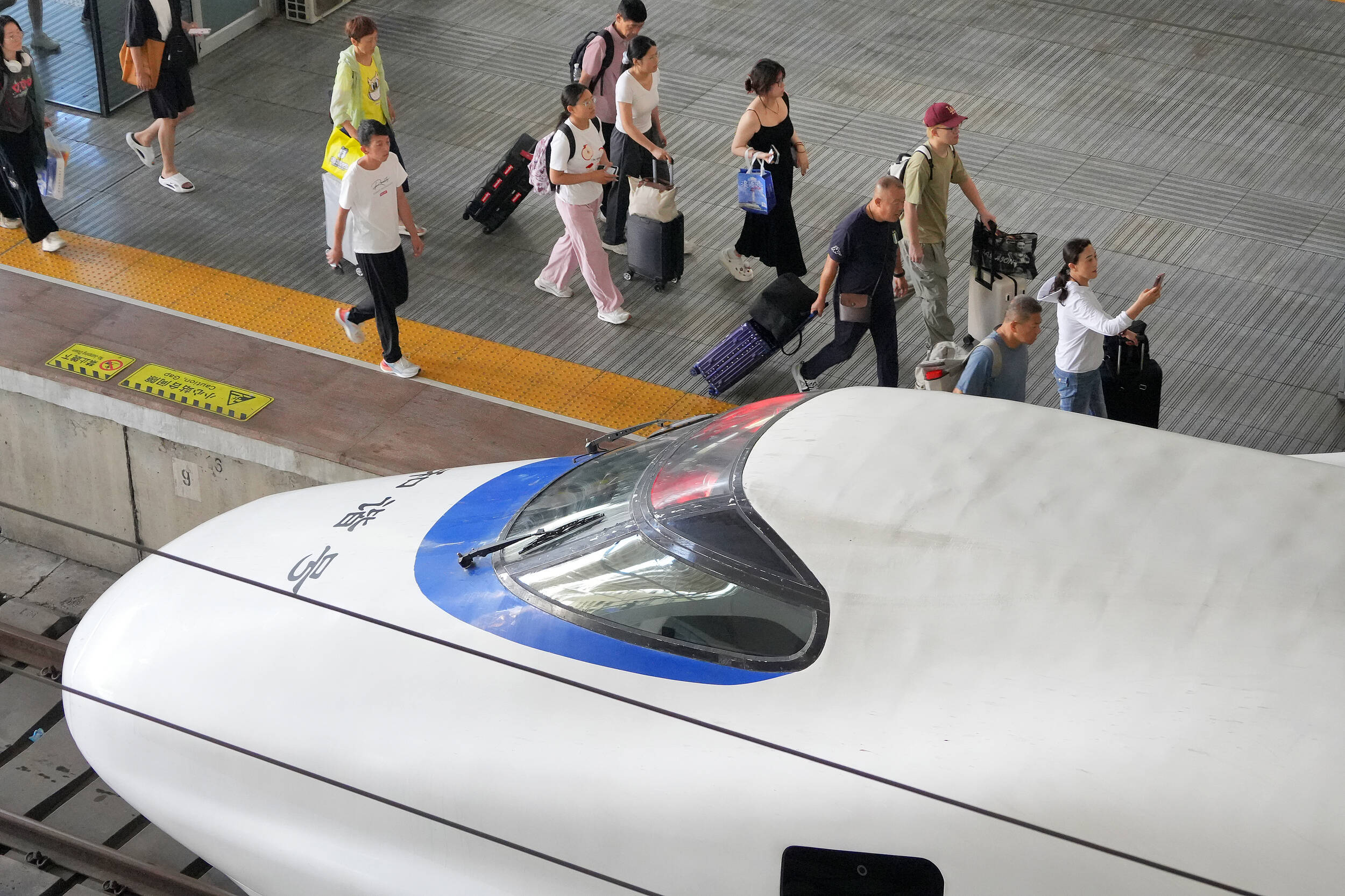 2025年暑運(yùn)開(kāi)啟 全國(guó)鐵路實(shí)施新列車(chē)運(yùn)行圖