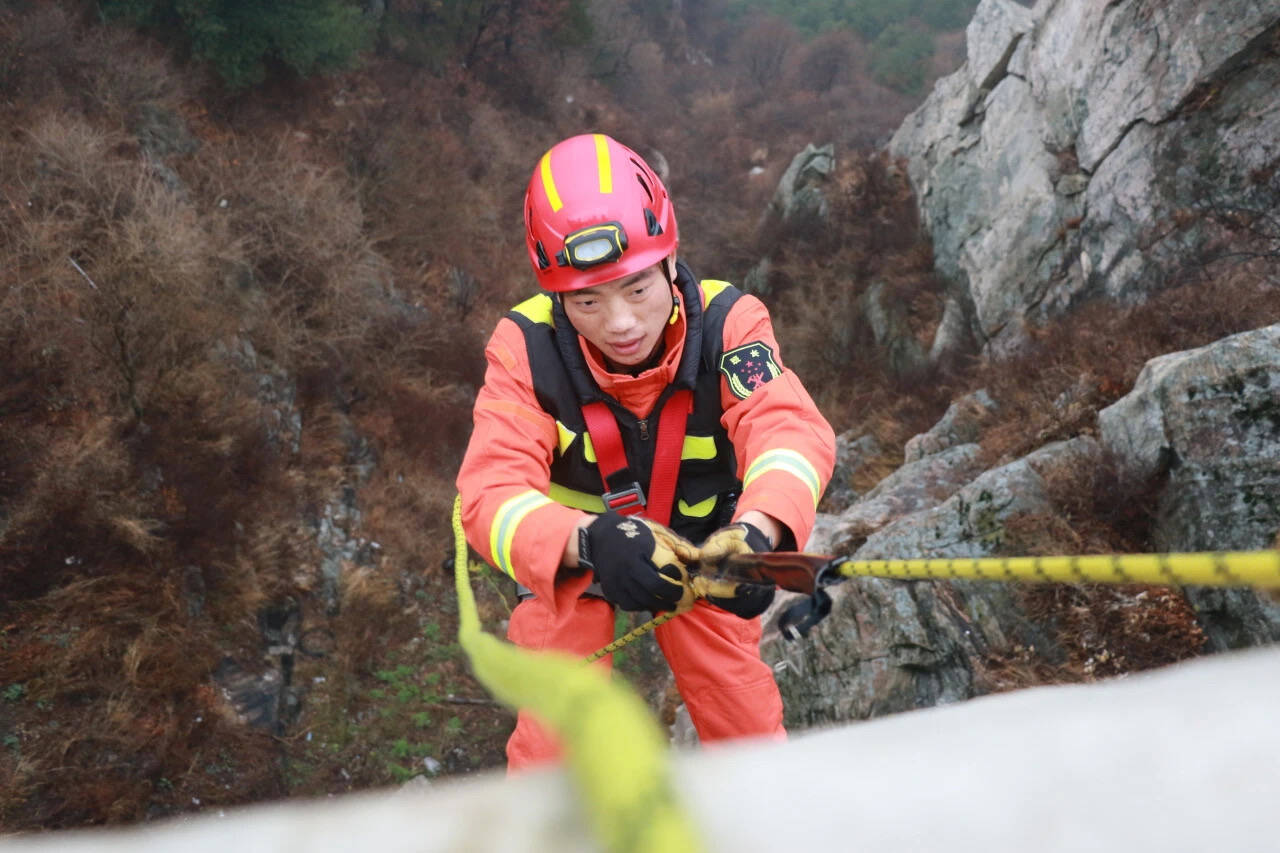 坚守泰山11年，消防员张康荣获第九届山东省道德模范称号