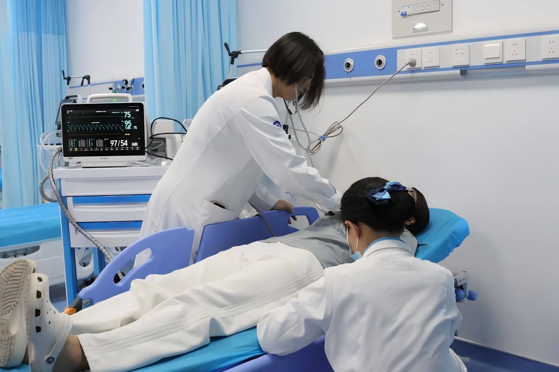 窒息感+四肢僵直 滨医附院专家提醒可能是呼吸性碱中毒