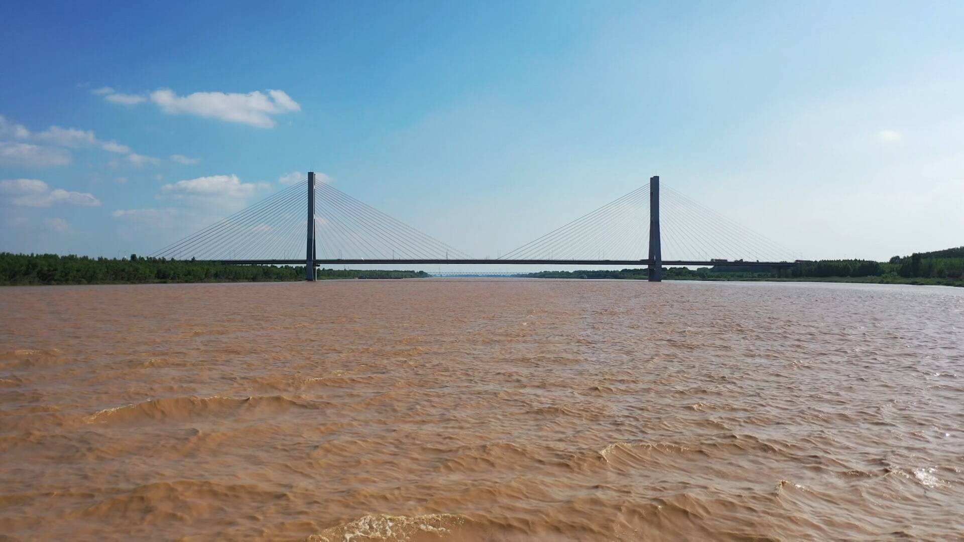 2025年汛前黄河调水调沙最大流量水头平稳入海