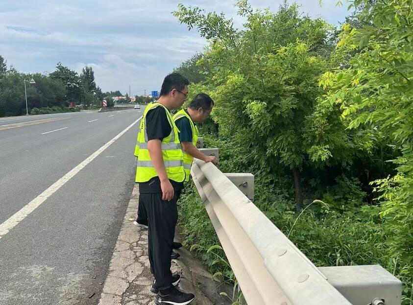 庆云公路分中心开展雨后道路隐患排查整治工作