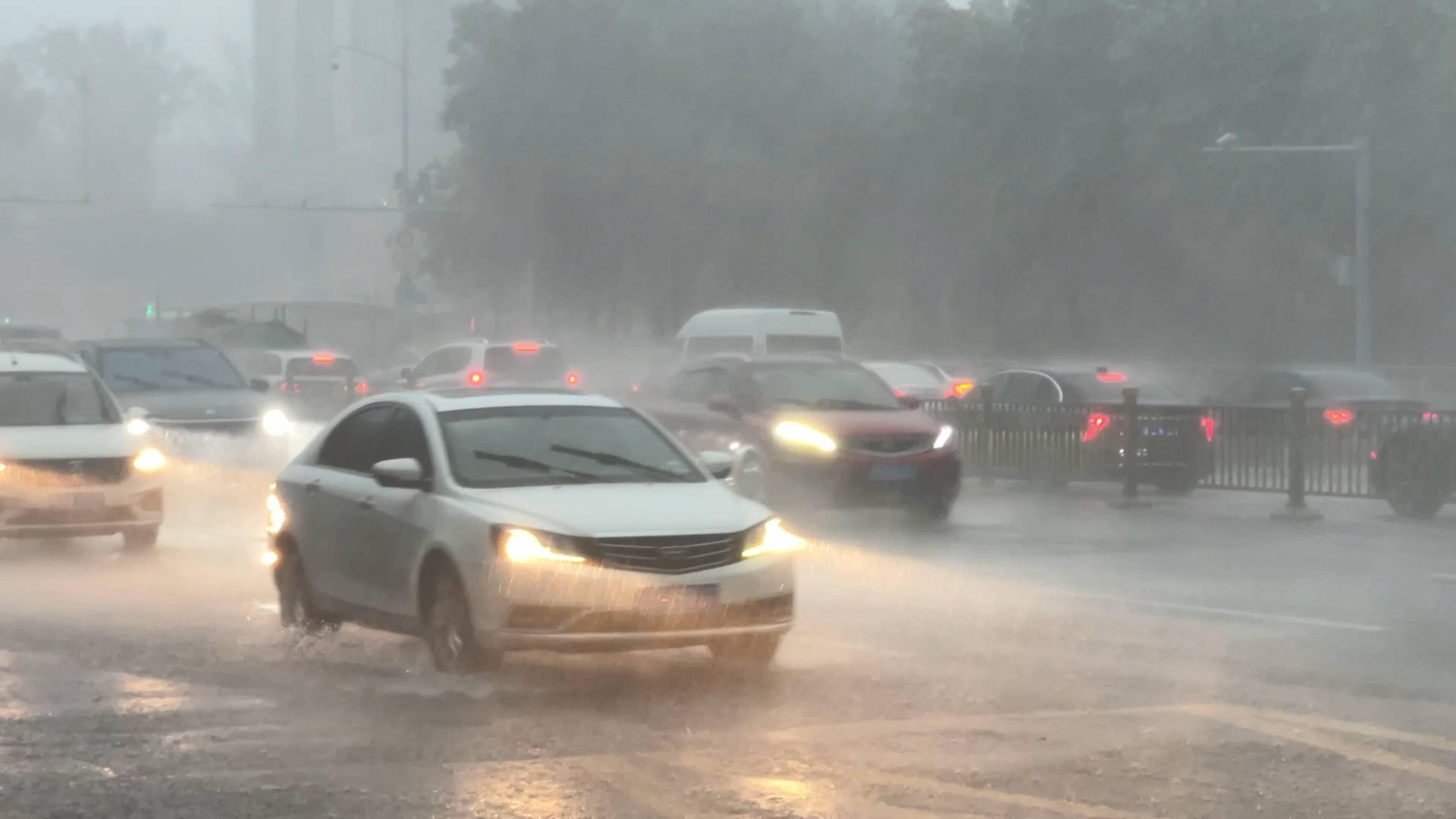 山東中西部局部地區今天仍有雷雨大風天氣