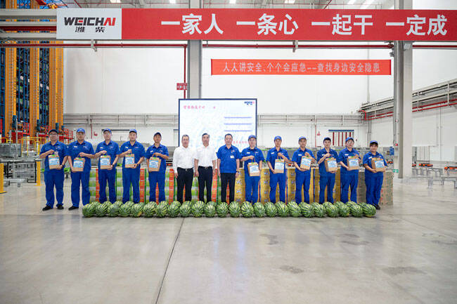 ​叶建军到济南、潍坊地区权属企业调研并慰问一线员工