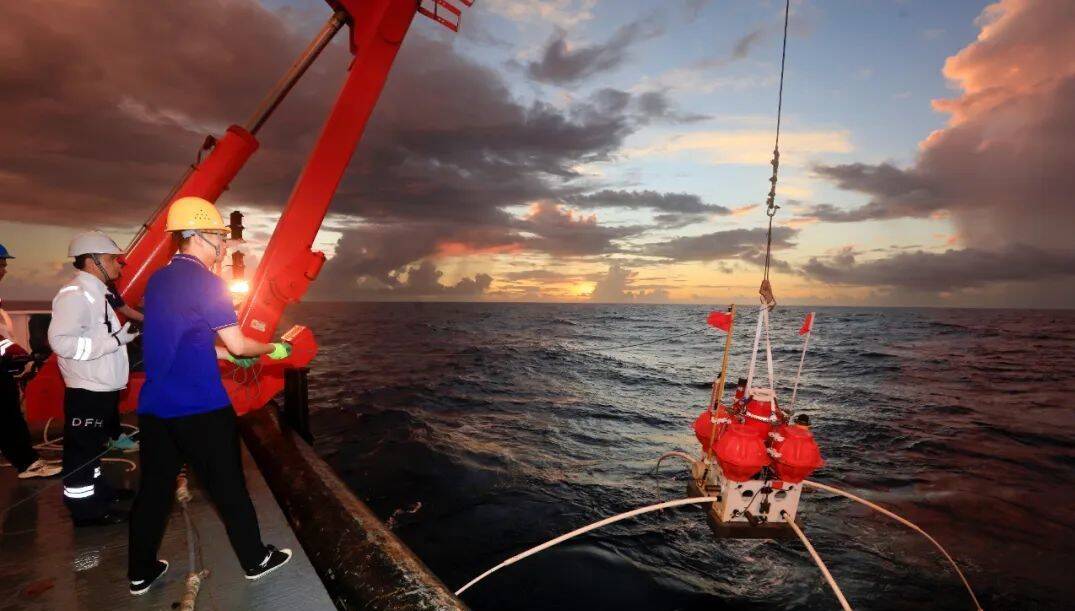 中國海洋大學實現南海深水油氣勘探大功率可控源電磁新技術首次示范應用