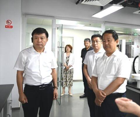濱州市領導調研市檢驗檢測中心