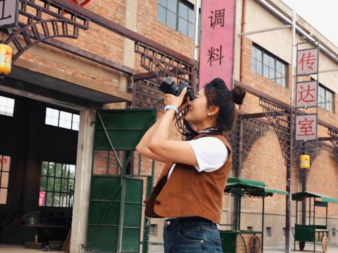 锈迹变霓虹！记者打卡乐陵拾光沉浸式街区：一场7080年代的复古盛宴