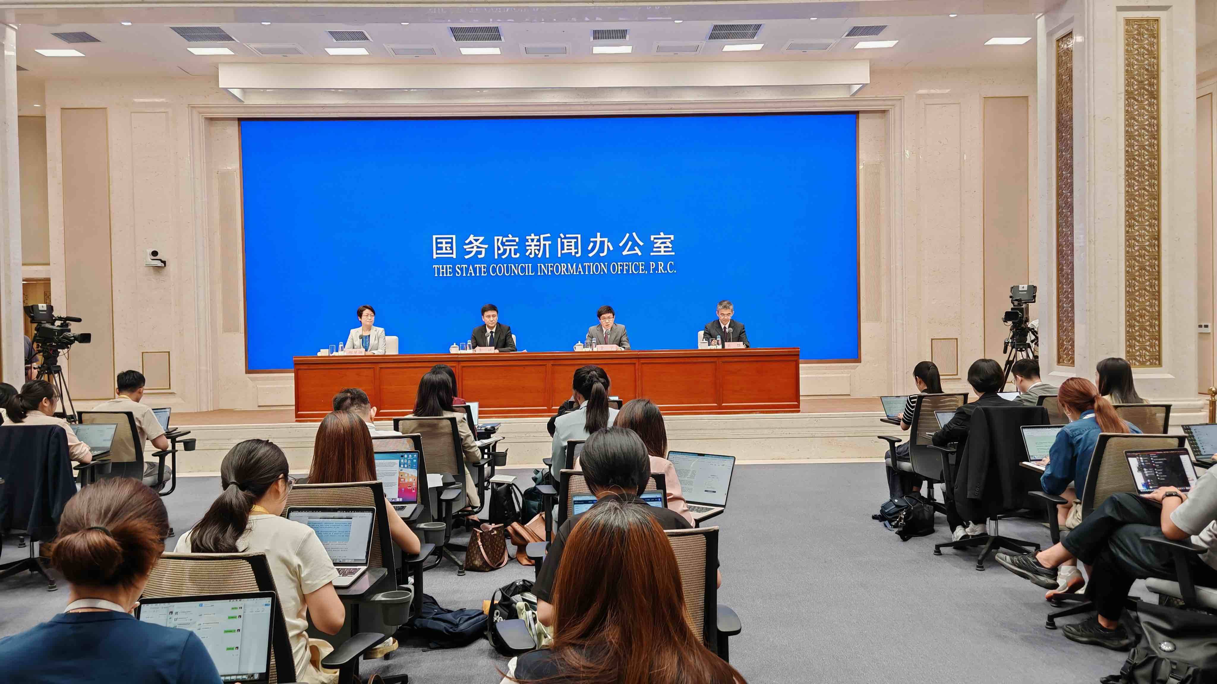 國家外匯管理局：上半年人民幣匯率保持基本穩定 查處外匯違法違規案件超400起