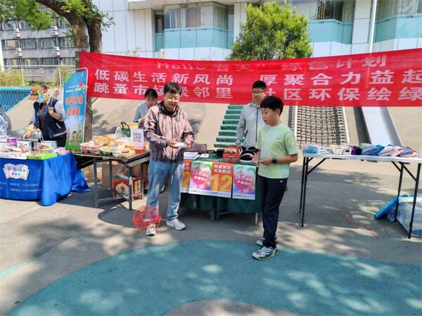 煙臺新東方攜手厚安社區(qū) 用畫筆點亮綠色生活