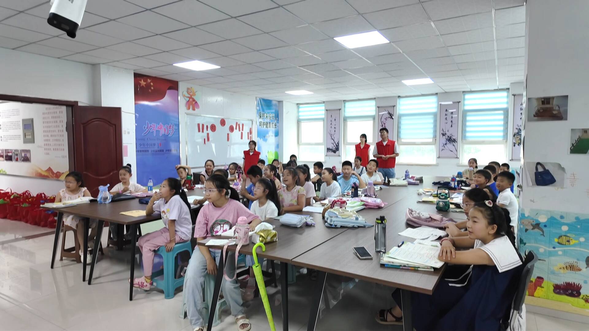 利津：“萤火虫学堂”点亮职工子女七彩假期