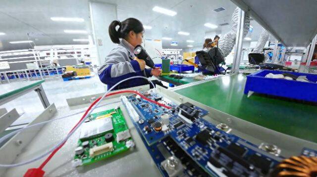 闪电评论丨让锂电产业成为绿色发展的“聚能环”