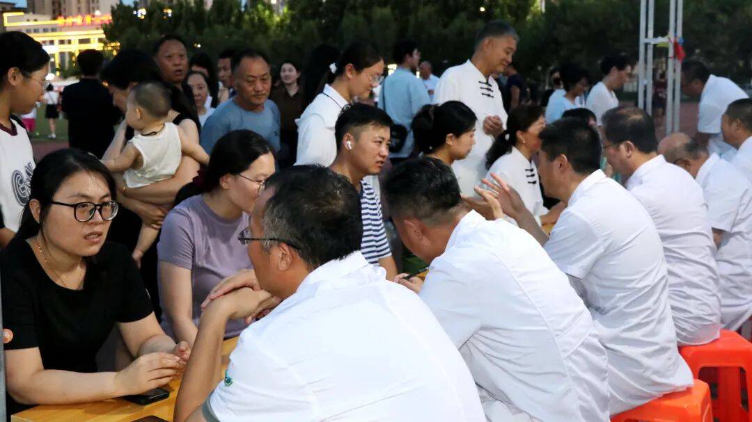 “家門口”的健康煙火氣 濱州中醫(yī)藥文化惠民夜市走進(jìn)陽信縣