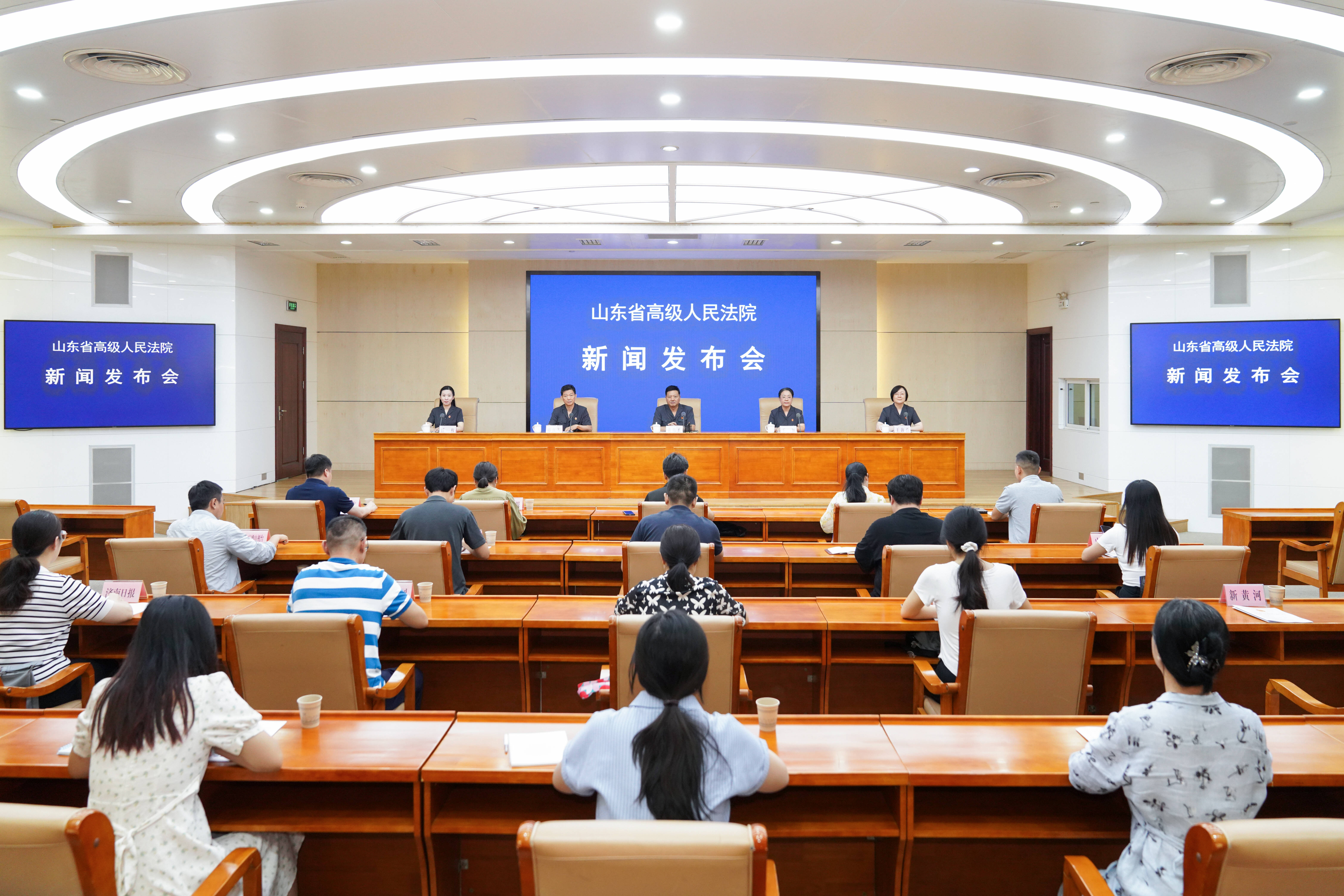 去年山东全省法院各类行政案件呈现“两降两升”态势！