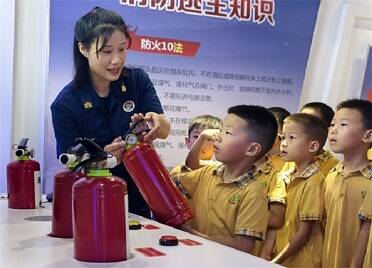 烟台高新消防科普教育基地成为暑期安全“打卡”热地