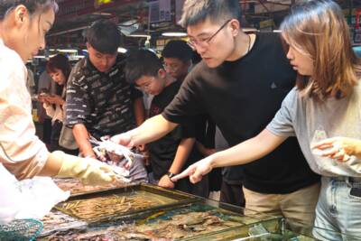 青島“鮮味爭奪戰”即將上演！南方蟹“搶灘”，本地蟹下月“亮劍”