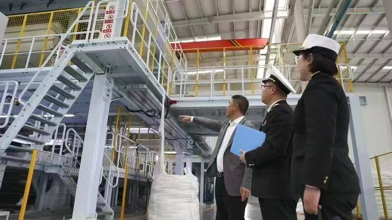 濟(jì)南海關(guān)把保稅燃料油供船服務(wù)送到“家門口”