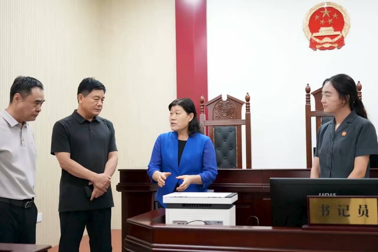 省人大代表菏泽第二小组和教科文卫专业小组联组到定陶区调研