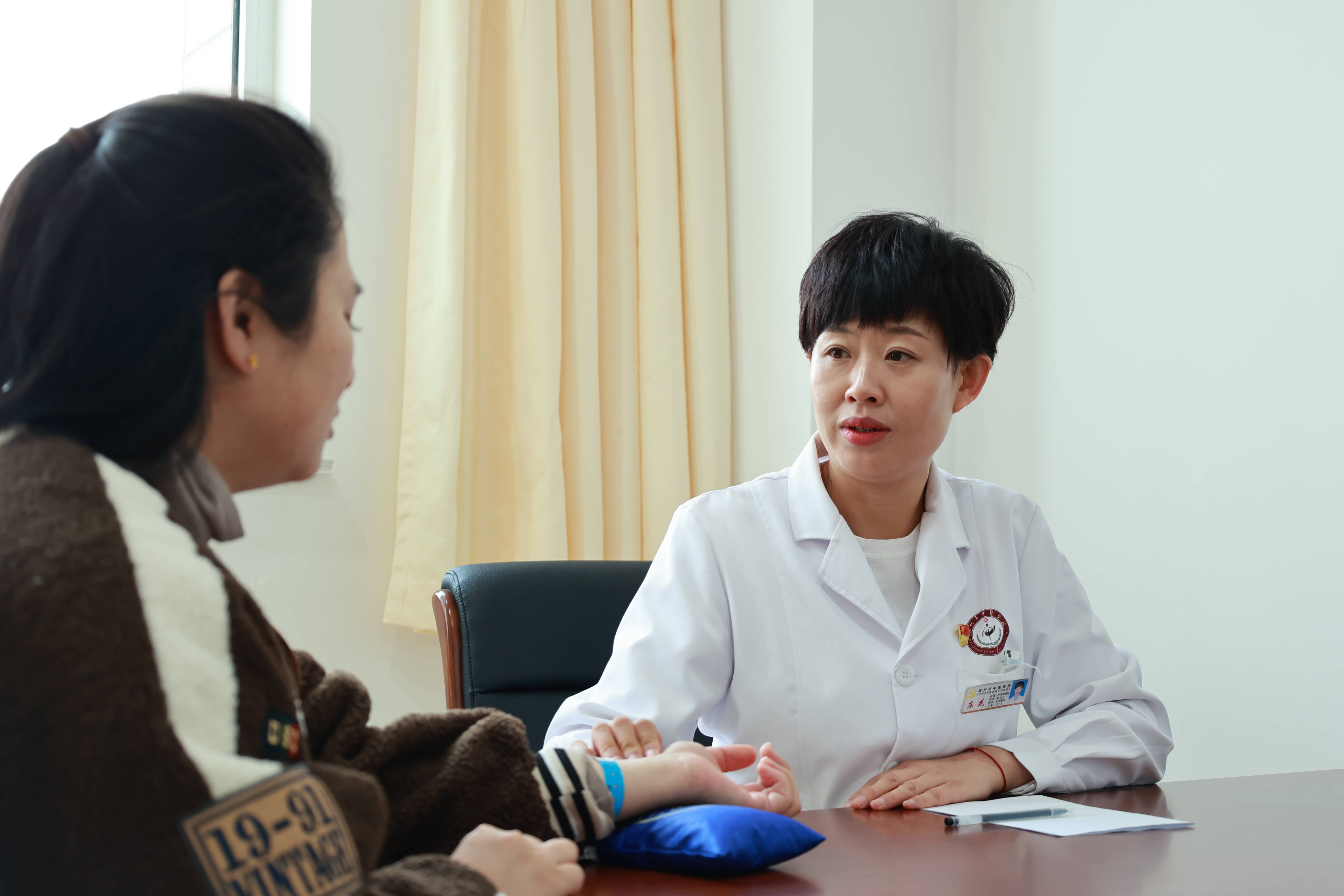 2025年濱州好醫(yī)生莊花： 傳承岐黃薪火 “針”心守護健康