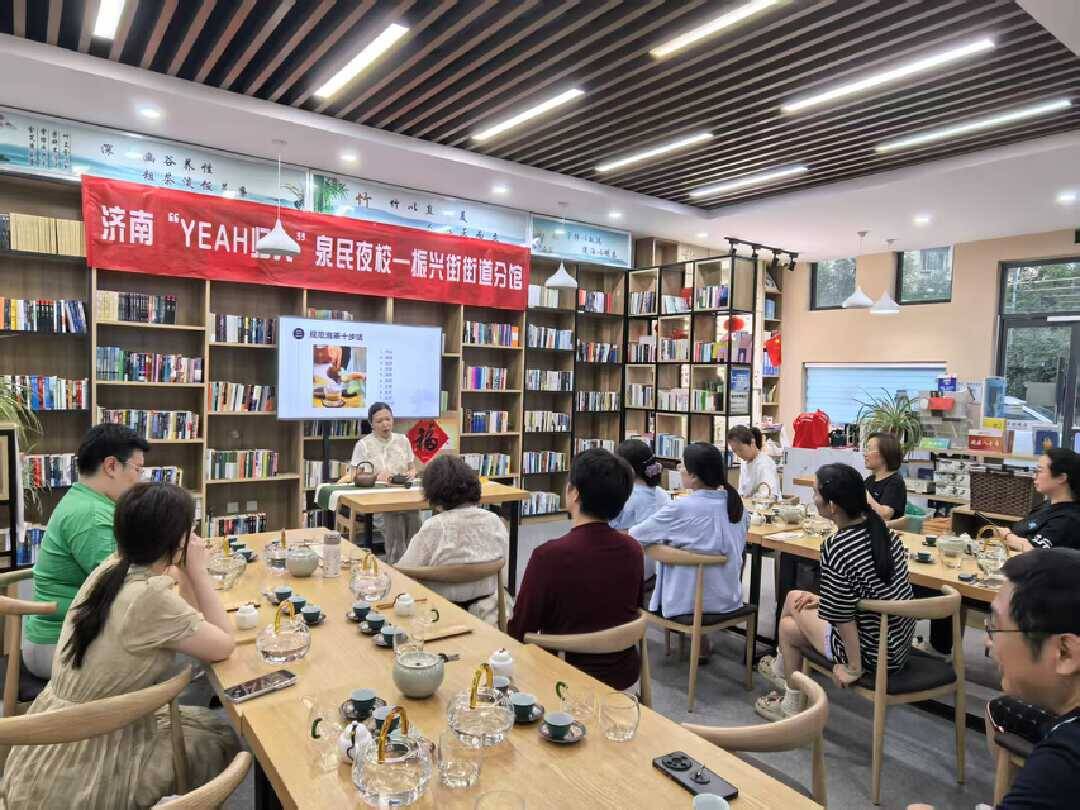 夜校熱背后的青年夜生活新生態(tài)：充電、社交與解壓的“三重奏”