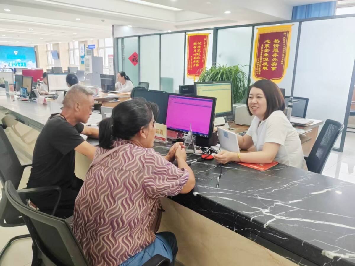 無棣：暖心服務在窗口 真情為民“零距離”