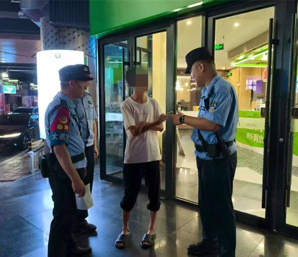 少年“失联”家长心急跨省报警 泰安民警巡逻排查帮找回