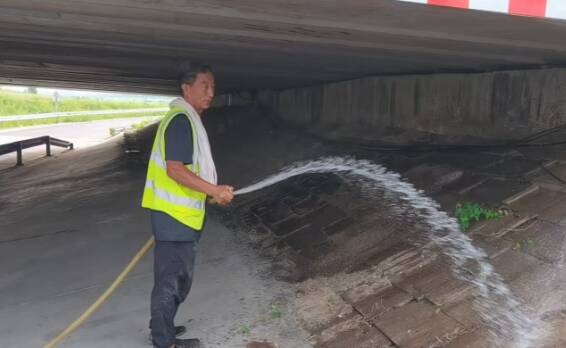庆云公路分中心:强化雨后公路养护 保障道路安全畅通