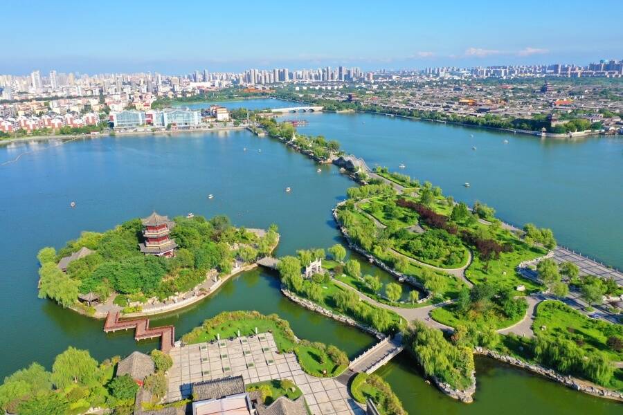 泛舟东昌湖 乐享秋日好时光