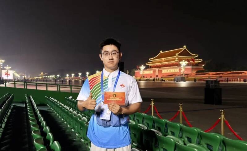 24岁泰安小伙担任九三阅兵志愿者 曾多次参加国家重大活动服务工作