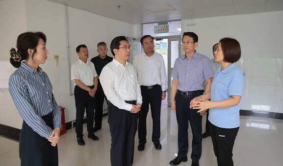 陈必昌调研助企服务和民生领域重点工作
