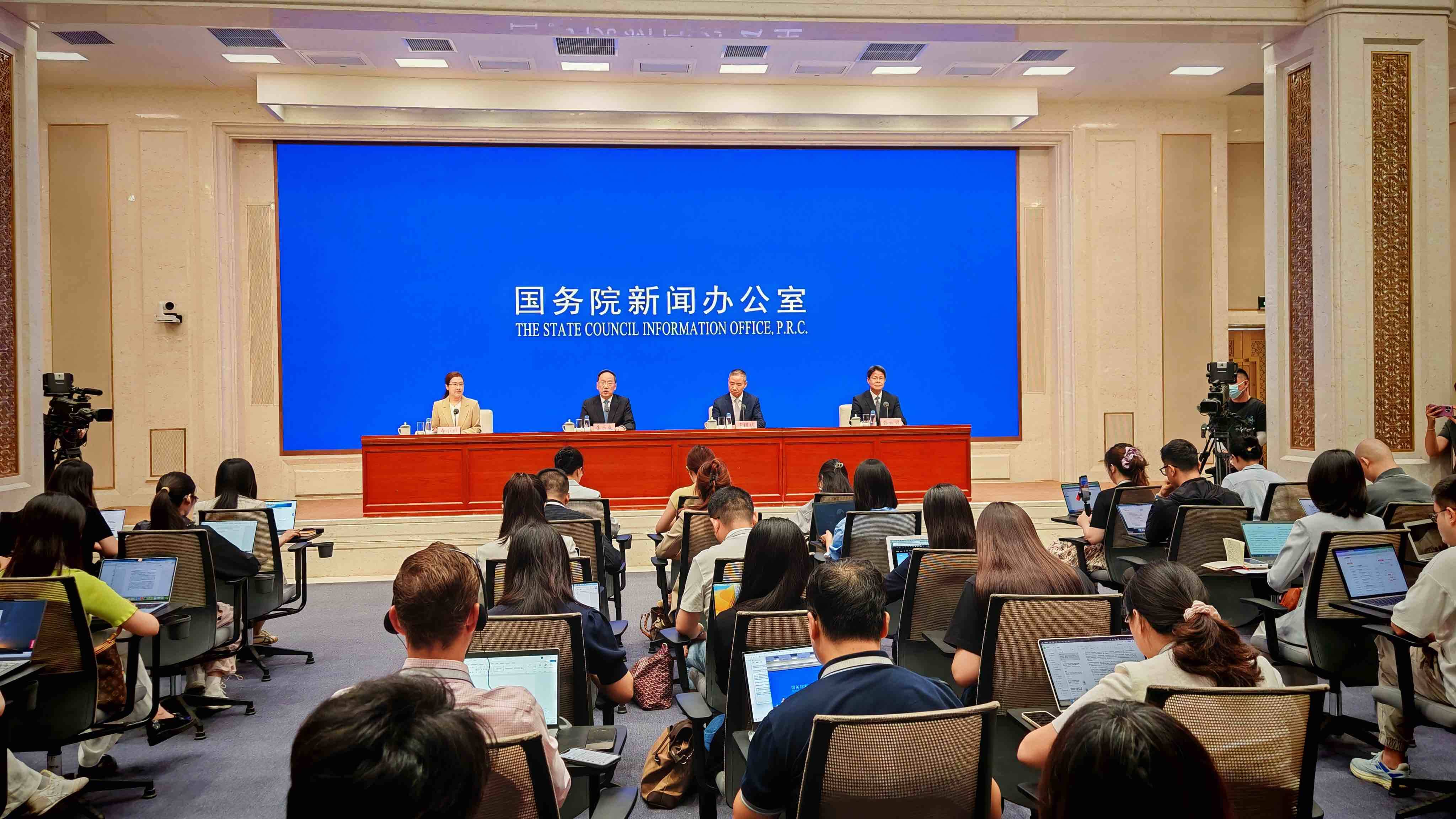 “十四五”期間我國制造業增加值增量預計達8萬億元 對全球制造業增長貢獻率超30% 總體規模連續15年保持全球第一