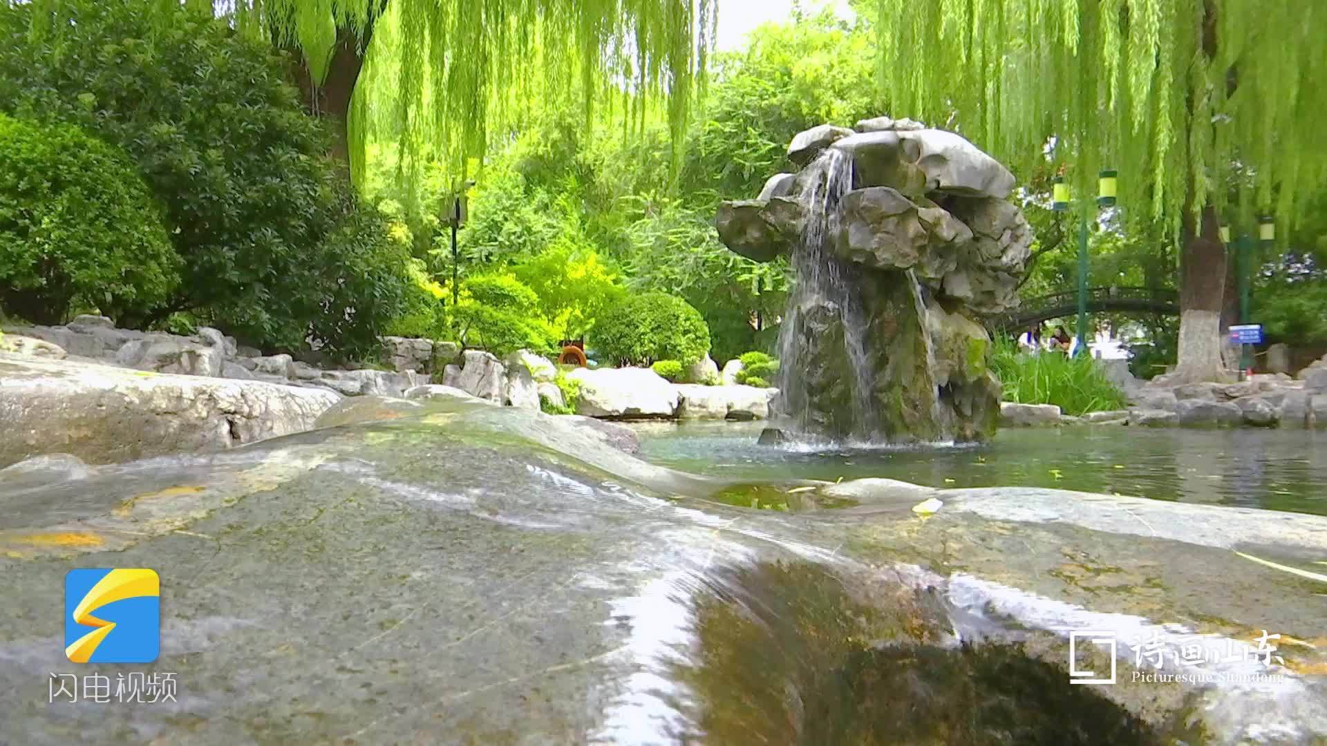 济南月牙泉再现月牙飞瀑