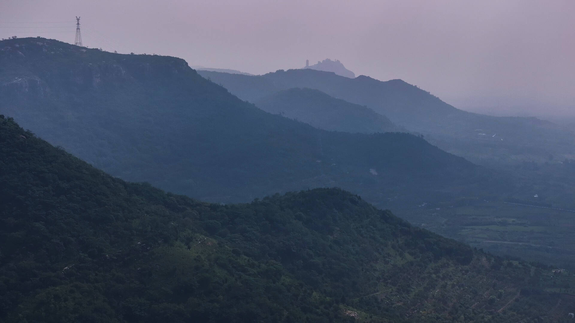 枣庄台儿庄救人小伙找到了！危急时刻单臂挡消毒柜救下2岁女童