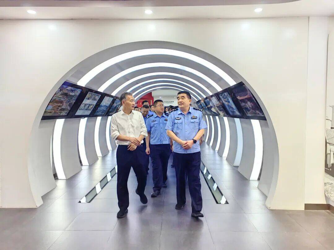 临沂市公安局兰山分局调研团到鲁南制药集团调研