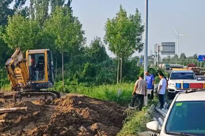 庆云公路：及时制止涉路违法事件 保障公路基础设施完好