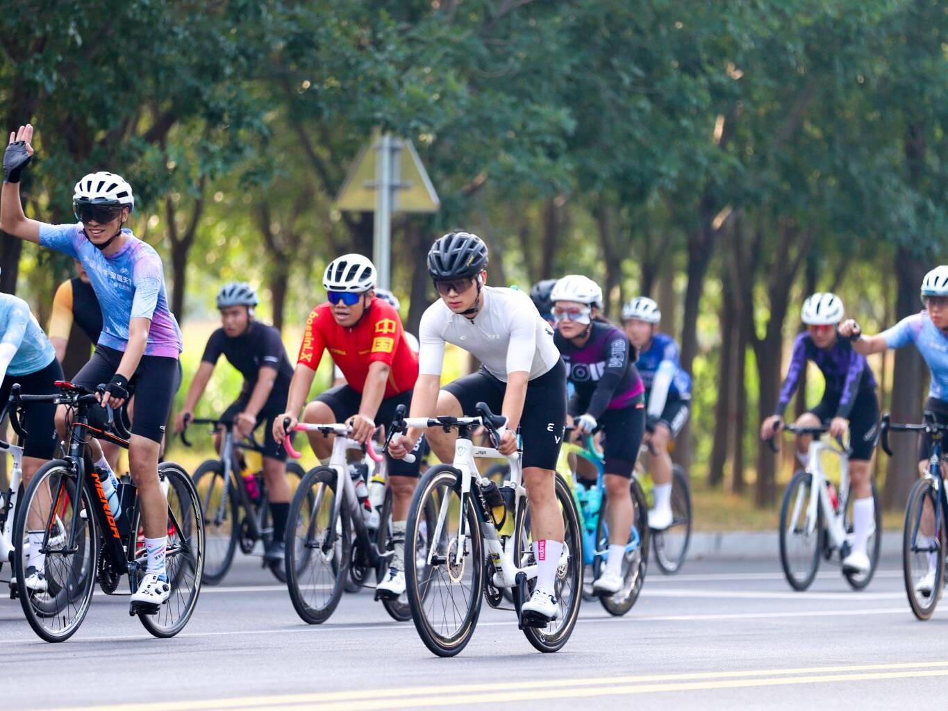 庆云县自行车耐力挑战赛开赛 200余名骑行爱好者齐聚金山文博园