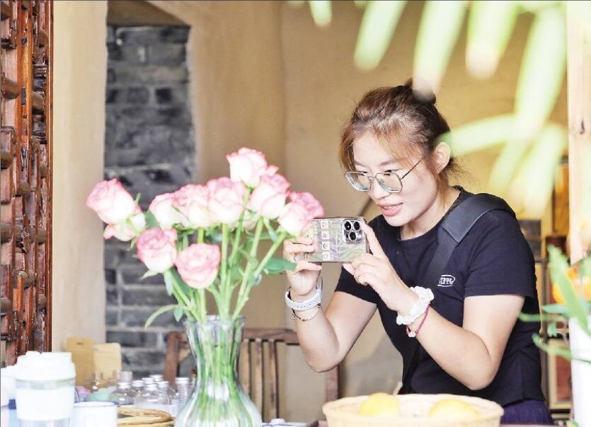 泰安榜样丨“95后”姑娘王越:镜头追着乡韵跑 为乡村振兴“上链接”