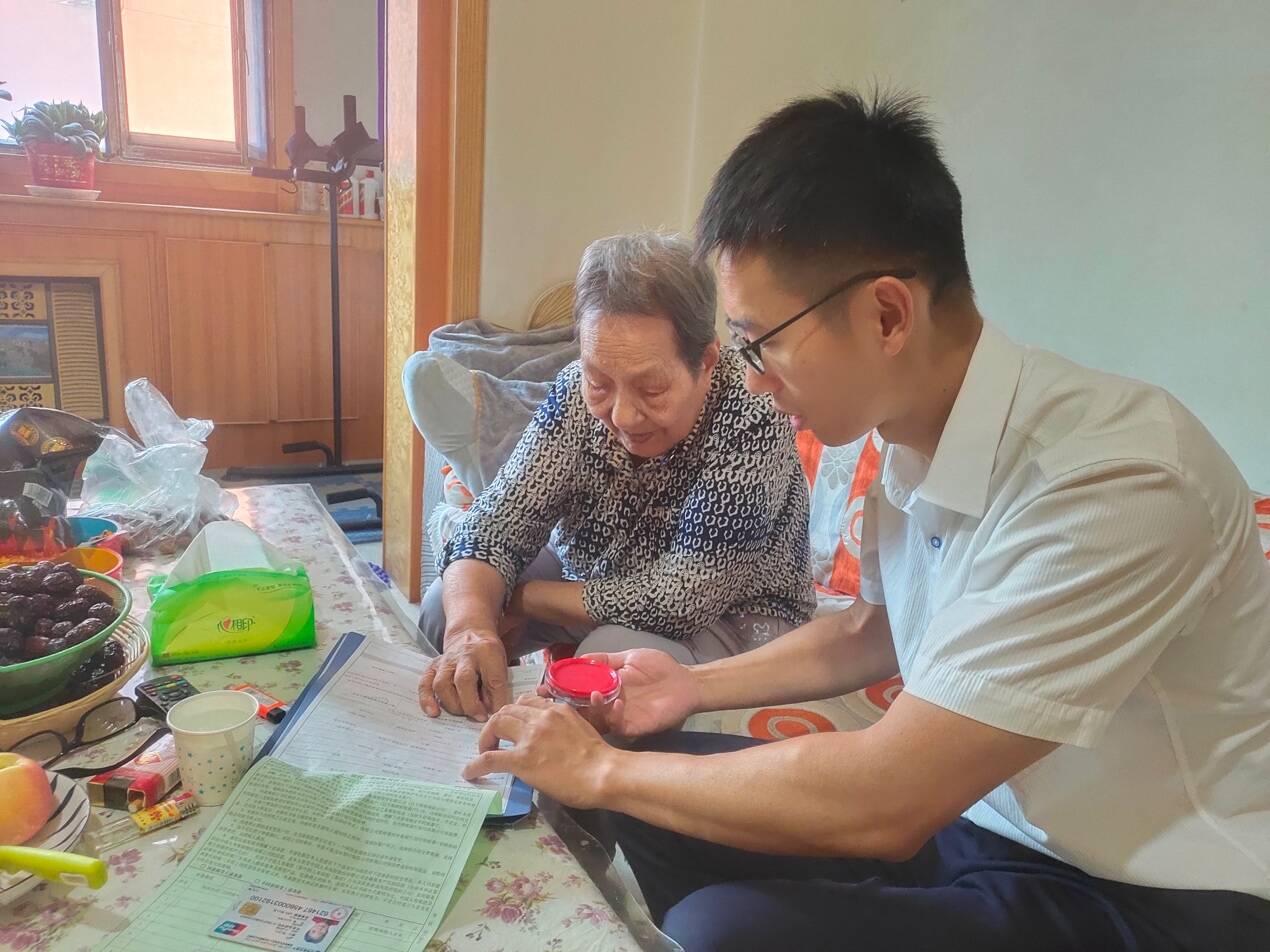 中国人寿：头雁领航服务天山南北 金融“活水”浇灌丝路繁华