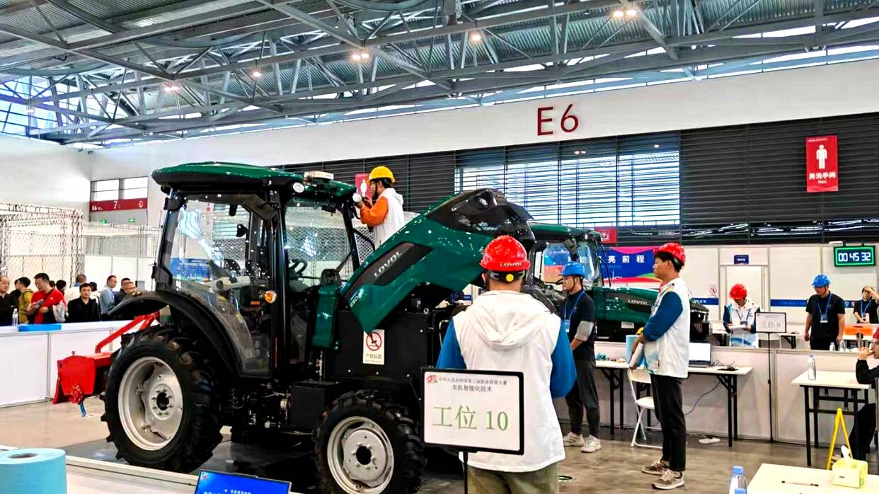 硬核护航国赛！雷沃智能农机担纲“唯一指定用机”