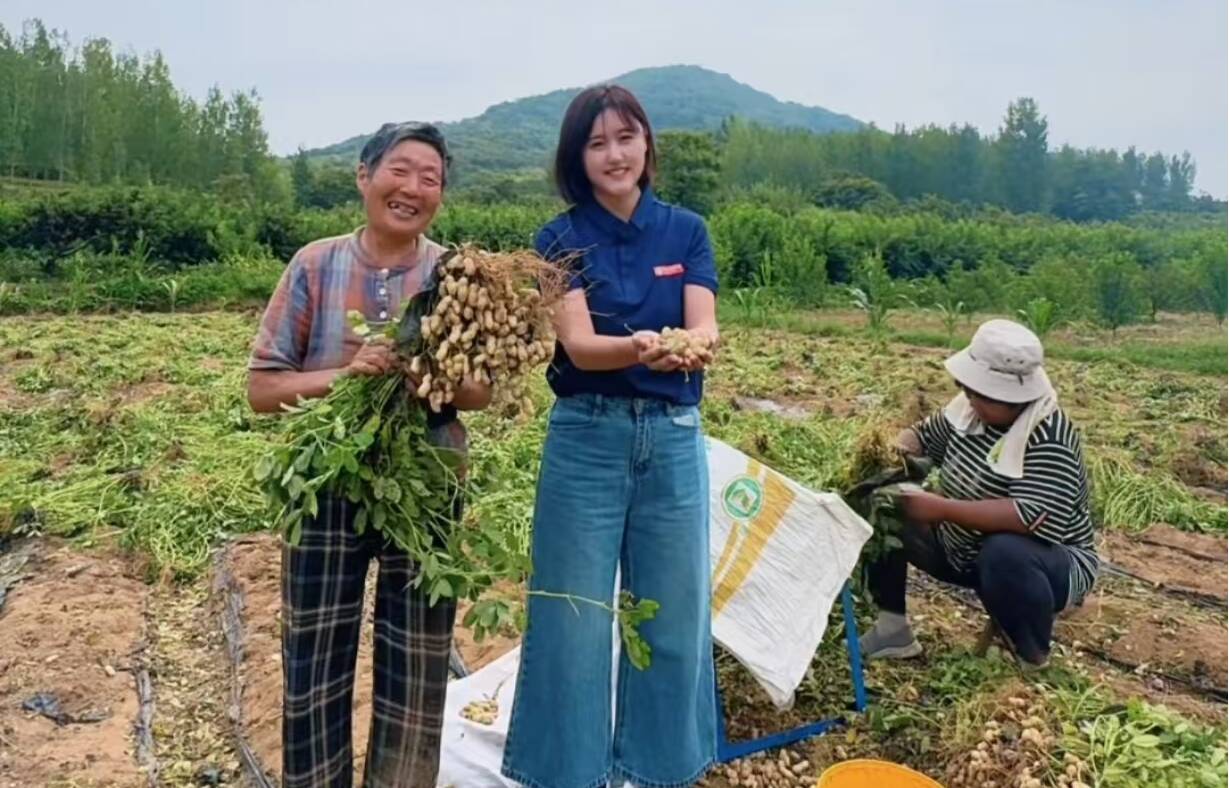 泰山供销化马湾服务站:从田间地头到线上云端 多维发力助农增收见实效