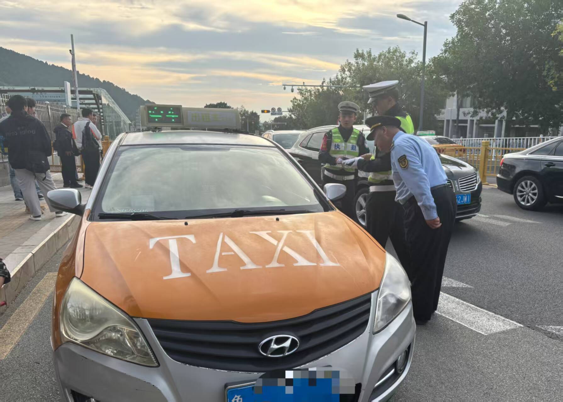 泰安市交通运输综合执法支队：严阵以待护双节 全力以赴保平安