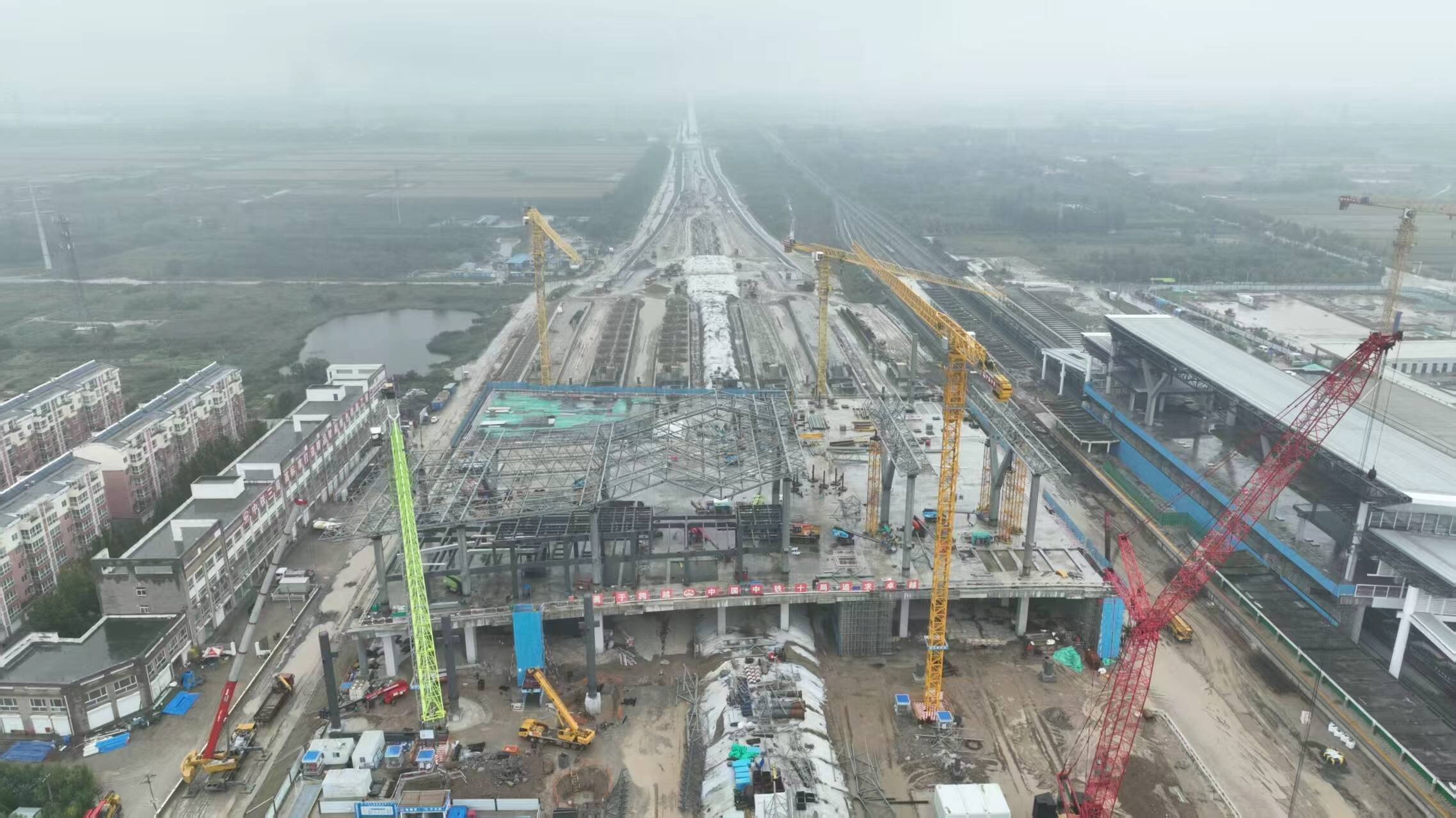 新建天津至潍坊高速铁路滨州站改扩建工程津潍场主体结构封顶
