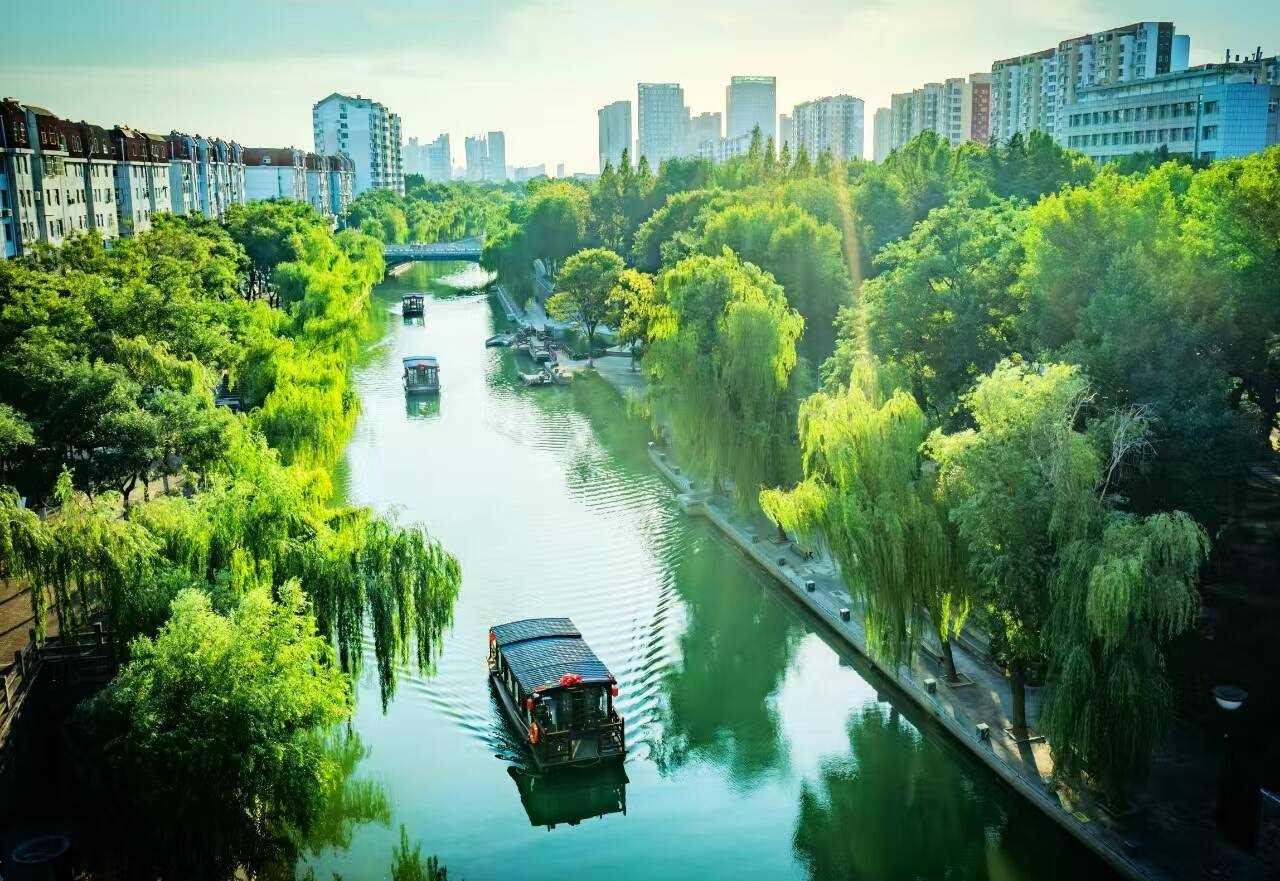 我家就在岸上住