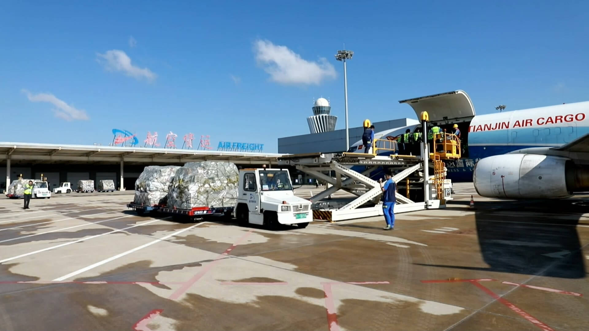 临沂首开“国际客机腹舱带货”新通道 运输成本降低30%