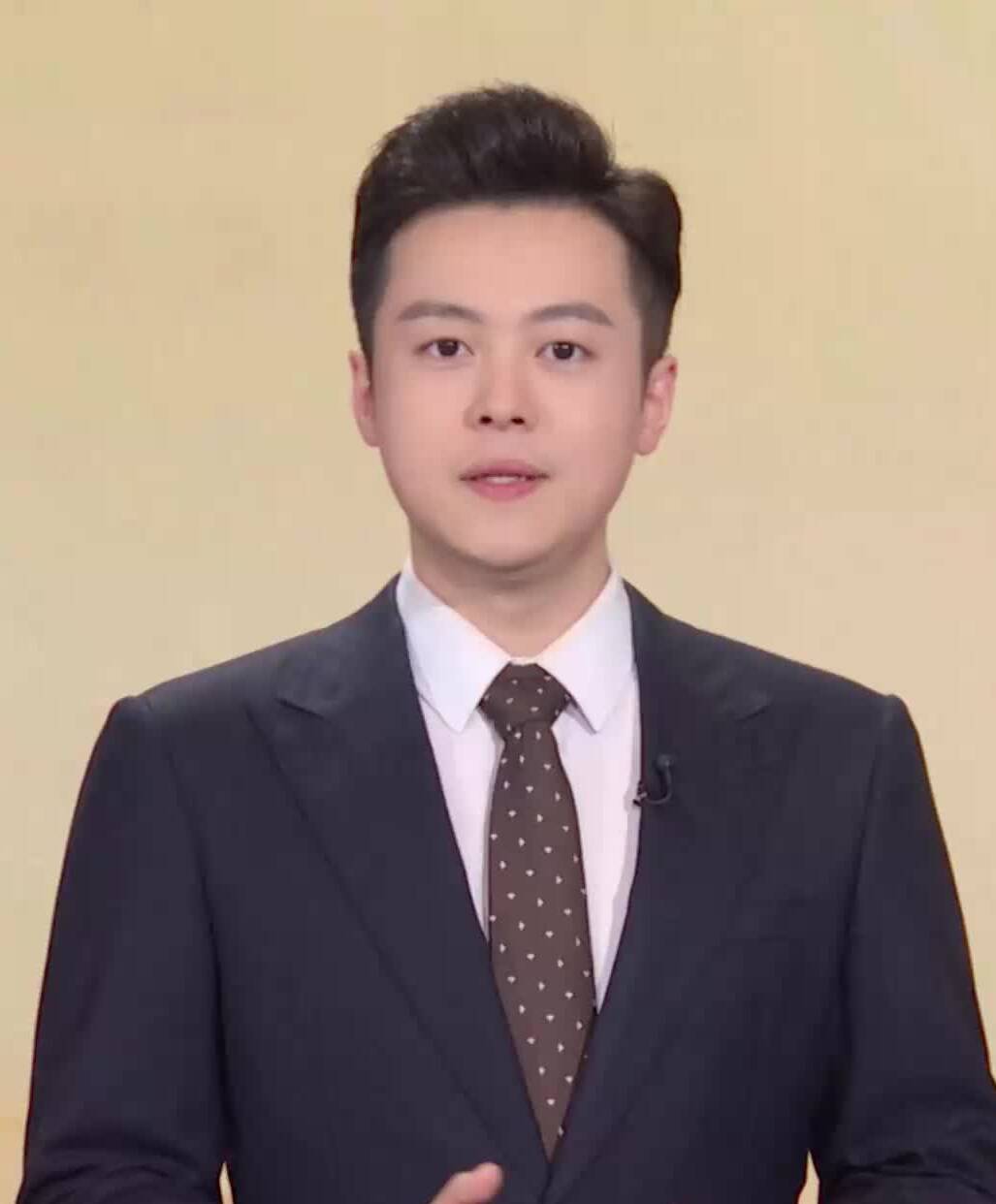 闪电短评丨向“新”而行 抢占制高点