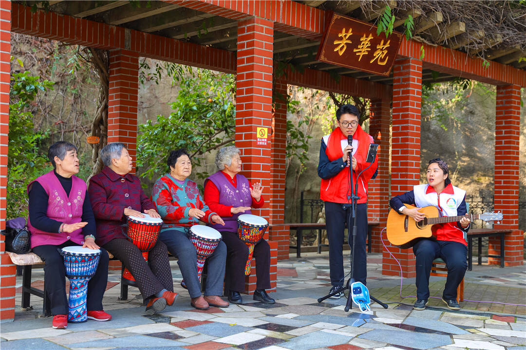 组图 | 青岛：敬老爱老 爱满重阳